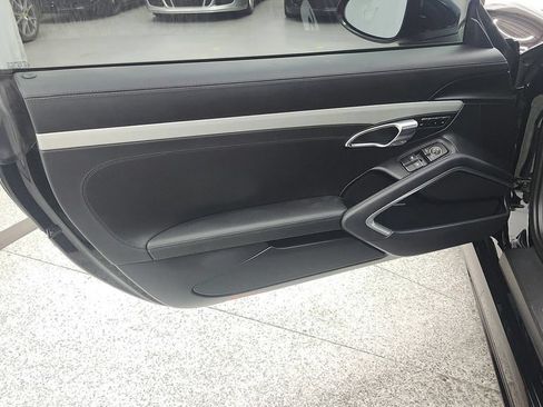 Used 2018 Porsche 718 Cayman GTS RWD image 15