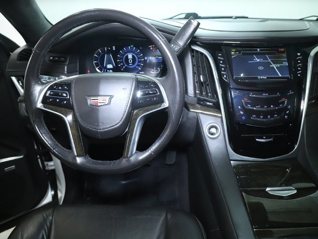 Used 2020 Cadillac Escalade Platinum AWD/4WD image 34
