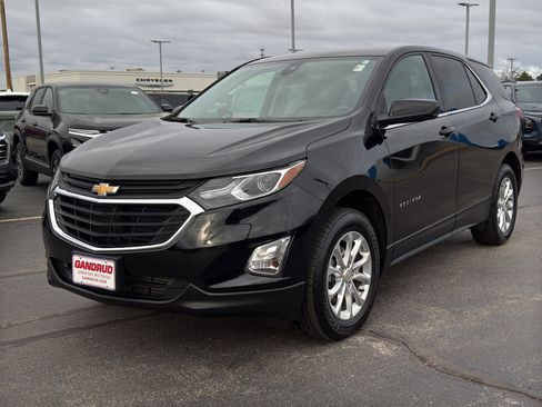 Used 2020 Chevrolet Equinox LT image 2
