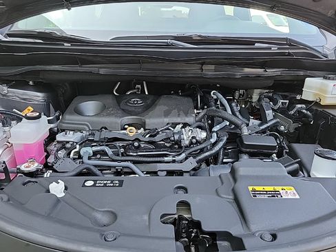 Used 2025 Toyota Sienna XLE FWD image 39