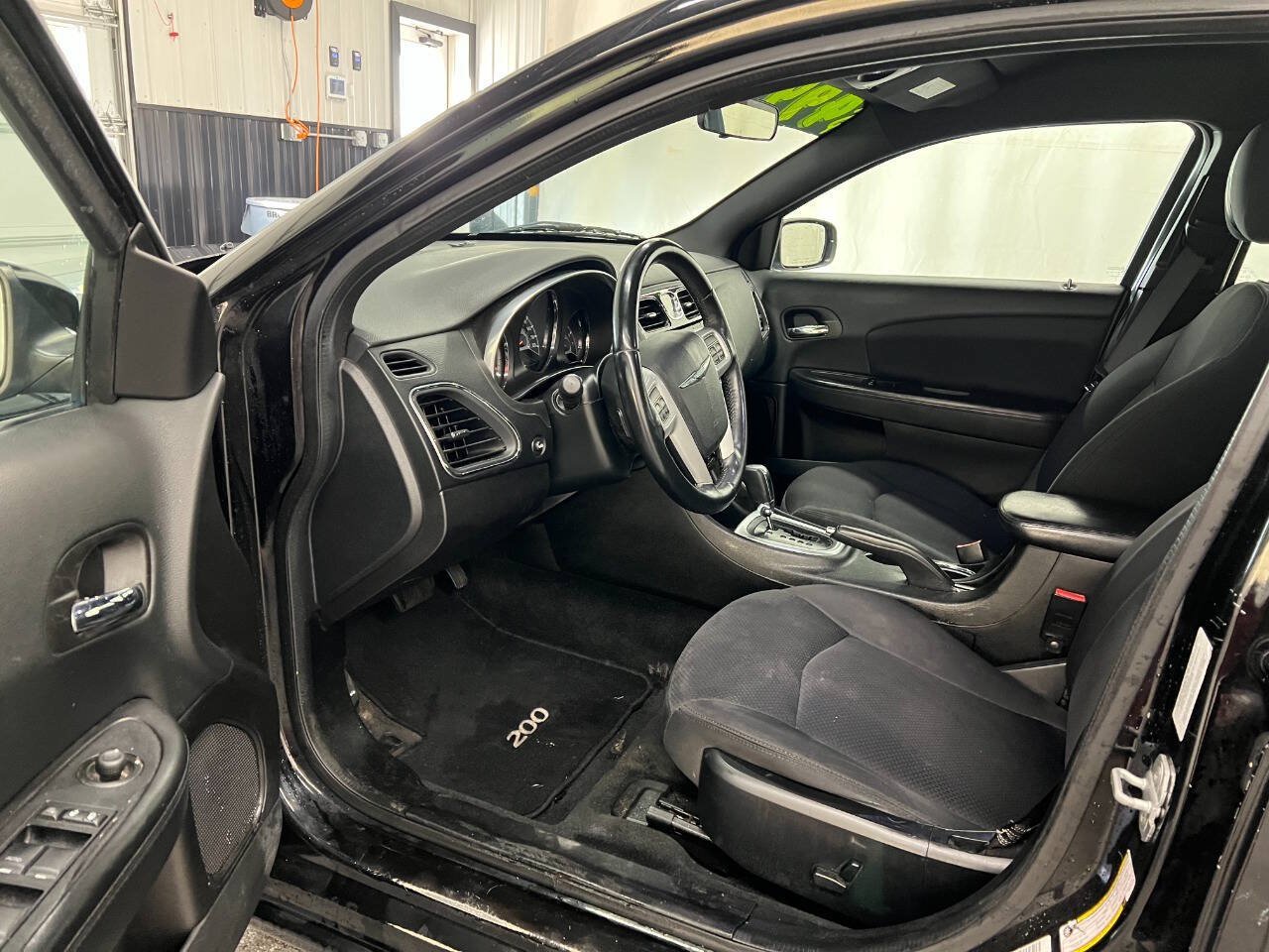 Used 2013 Chrysler 200 Touring FWD image 7