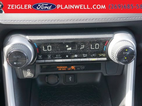 Used 2022 Toyota RAV4 LE AWD/4WD image 18