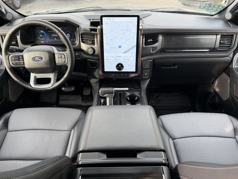 Used 2025 Ford F150 Lightning Lariat image 21