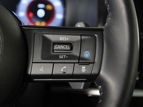 Certified 2025 Nissan Pathfinder Platinum w/ Black Appearance Package FWD image 29