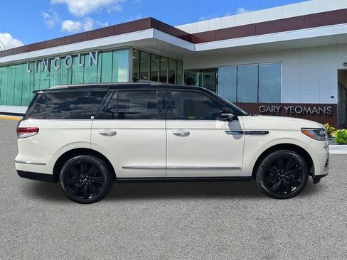 Certified 2024 Lincoln Navigator Black Label AWD/4WD image 3