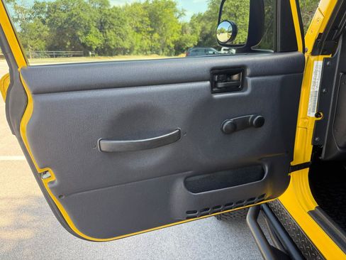 Used 2006 Jeep Wrangler Rubicon w/ Security Group AWD/4WD image 11