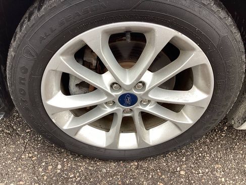 Used 2019 Ford Fusion SE FWD image 27