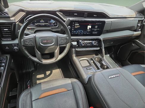 Used 2025 GMC Sierra 2500 AT4 w/ AT4 Premium Plus Package AWD/4WD image 6