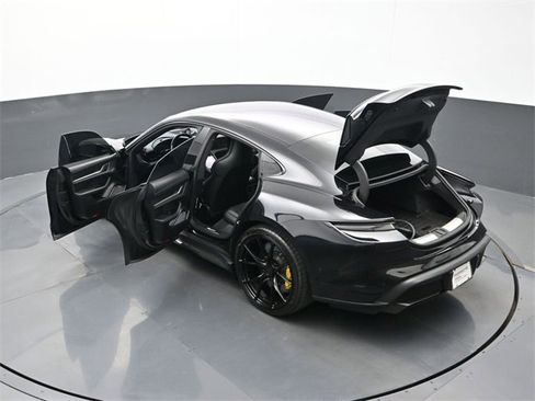 Certified 2020 Porsche Taycan Turbo S image 31