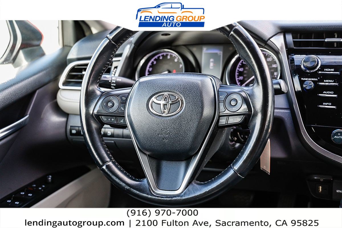 Used 2018 Toyota Camry SE w/ Accessory Appearance Package FWD image 13
