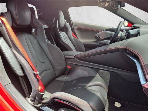 Used 2021 Chevrolet Corvette Stingray Premium Cpe w/ Z51 Performance Package RWD image 18