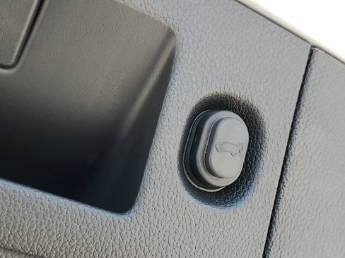 Used 2019 Chevrolet Tahoe LT AWD/4WD image 31