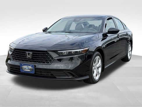 Used 2025 Honda Accord LX image 2