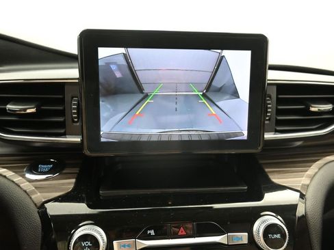 Used 2023 Ford Explorer Limited w/ Equipment Group 301A RWD image 17