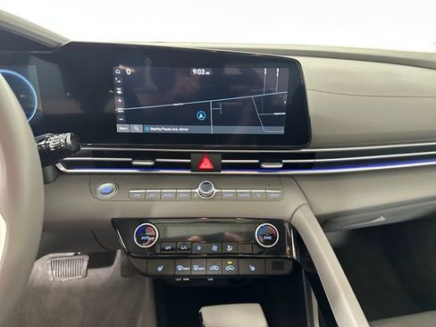 Certified 2025 Hyundai Elantra SEL image 49