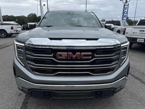 Used 2024 GMC Sierra 1500 SLT RWD image 2