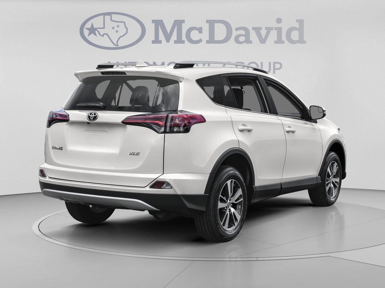 Used 2018 Toyota RAV4 XLE w/ Plus Extra Value Package FWD image 2