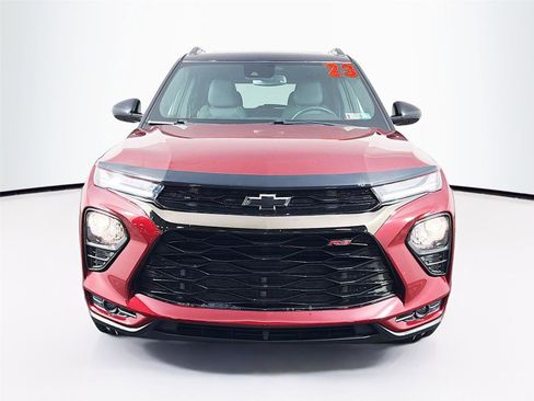Used 2023 Chevrolet TrailBlazer RS w/ Sun and Liftgate Package image 2