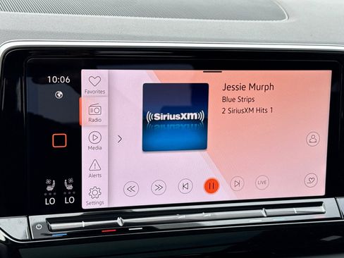 New 2025 Volkswagen Atlas Peak Edition SE image 17