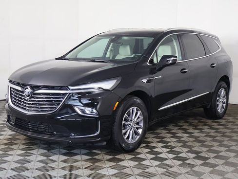 Used 2023 Buick Enclave Essence AWD/4WD image 10