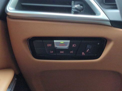 New 2025 BMW 330i xDrive Sedan w/ Premium Package image 39