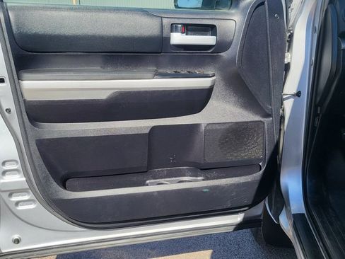 Used 2014 Toyota Tundra SR5 w/ SR5 Upgrade Package image 22