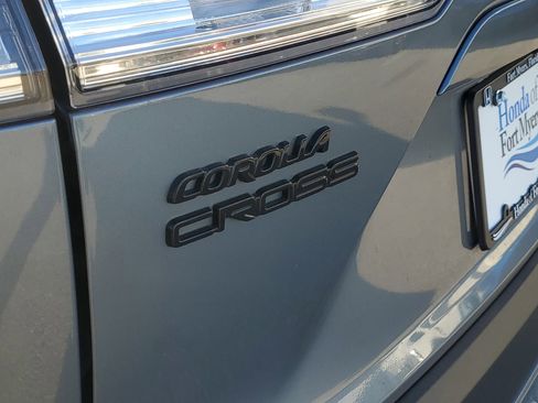 Used 2024 Toyota Corolla Cross L image 12