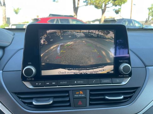 Used 2025 Nissan Altima 2.5 SR image 21