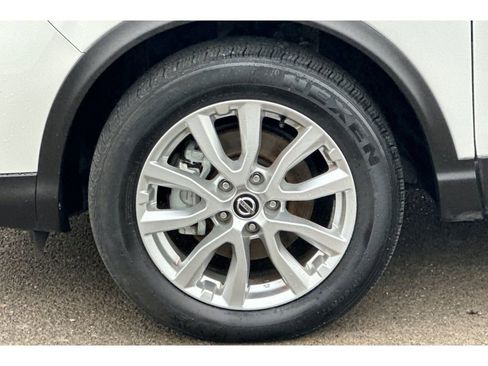 Used 2021 Nissan Rogue Sport S image 26