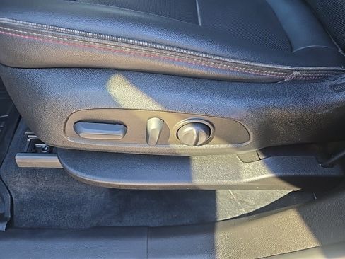 Used 2022 Chevrolet Traverse RS w/ LPO, Floor Liner Package image 39