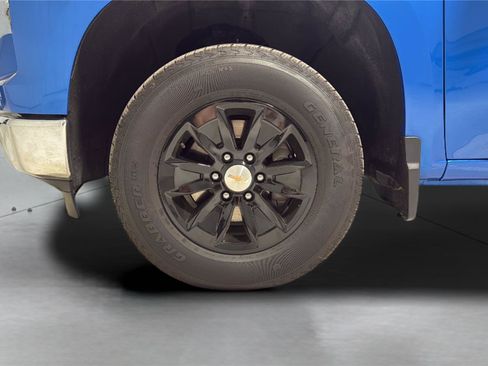 Used 2025 Chevrolet Silverado 1500 LT AWD/4WD image 26
