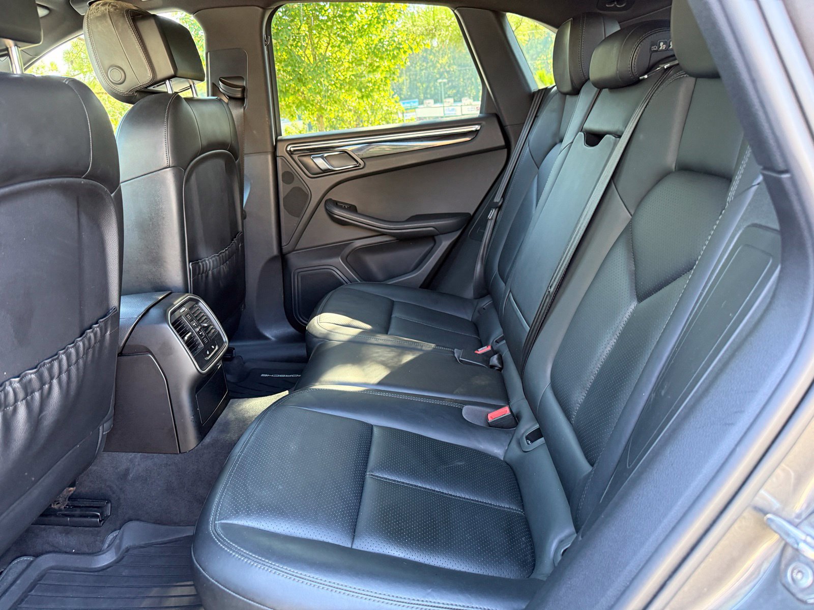 Used 2015 Porsche Macan S AWD/4WD image 36