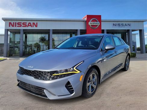 Used 2023 Kia K5 LXS image 9