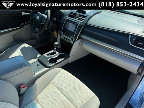 Used 2012 Toyota Camry LE FWD image 28