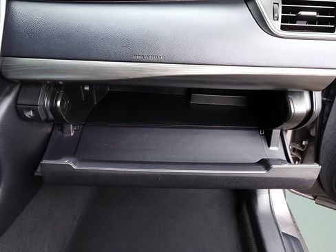 Used 2015 Toyota Camry LE FWD image 39