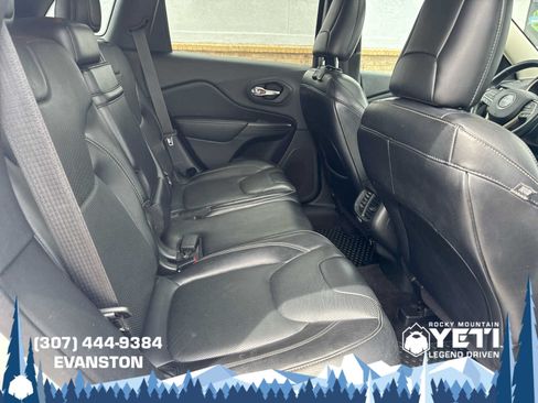 Used 2015 Jeep Cherokee Limited w/ Luxury Group AWD/4WD image 15