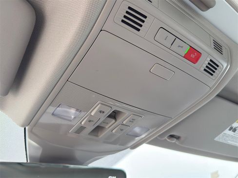 New 2026 Volkswagen Jetta SE image 23