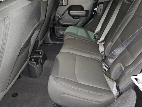 Used 2022 Jeep Wrangler Unlimited Sport image 12