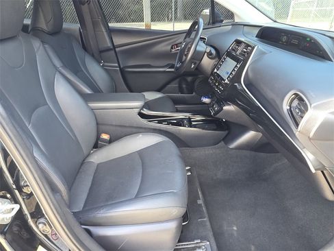 Certified 2022 Toyota Prius L Eco image 14