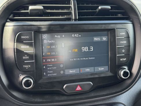 Used 2021 Kia Soul LX FWD image 16