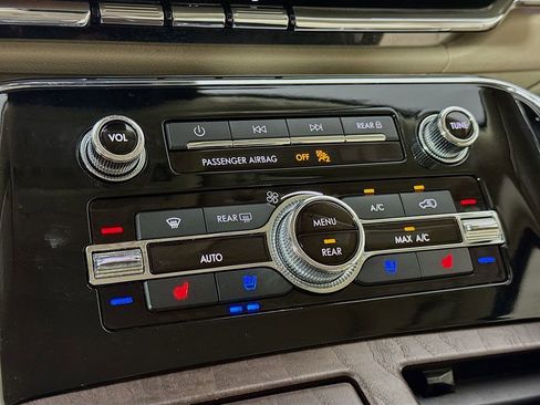 Used 2019 Lincoln Navigator L Reserve image 18