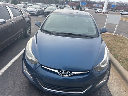 Used 2016 Hyundai Elantra SE w/ Option Group 02 image 2