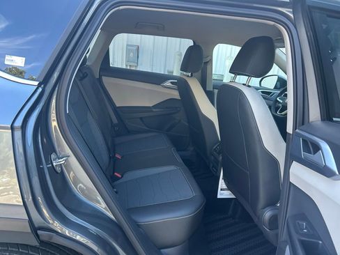 New 2026 Volkswagen Taos SE image 40