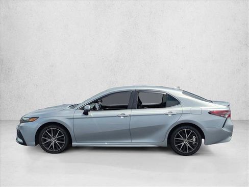 Used 2021 Toyota Camry SE FWD image 6