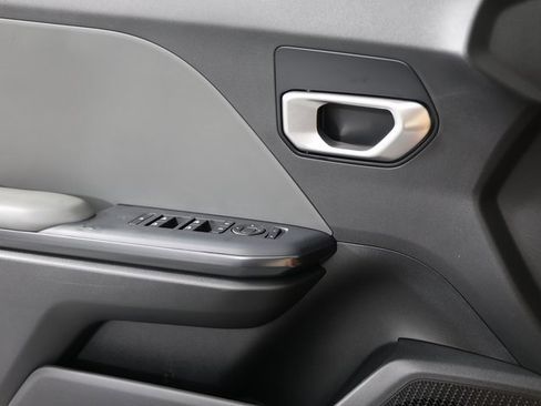 Used 2025 Kia K4 LXS image 25