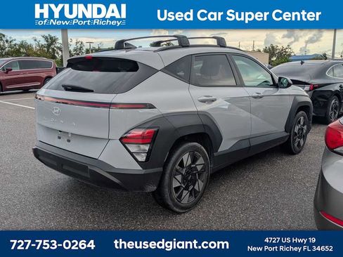 Used 2024 Hyundai Kona SEL FWD image 2