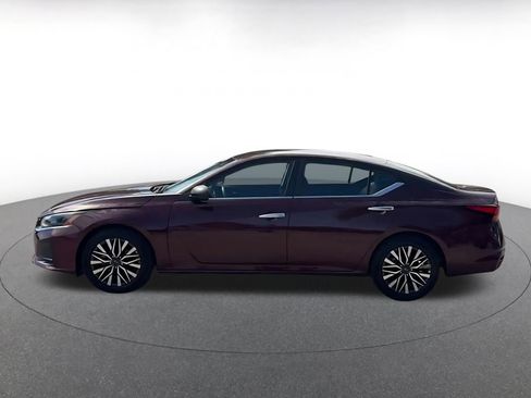 Used 2025 Nissan Altima 2.5 SV image 9