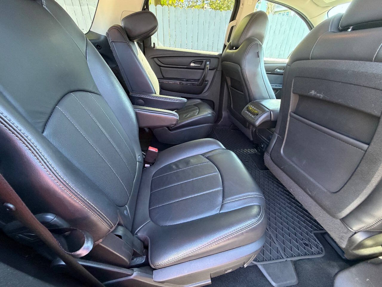Used 2016 GMC Acadia SLT w/ Open Road Package FWD image 9