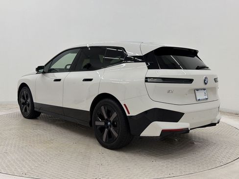 Used 2024 BMW iX xDrive50 w/ Sport Package AWD/4WD image 3