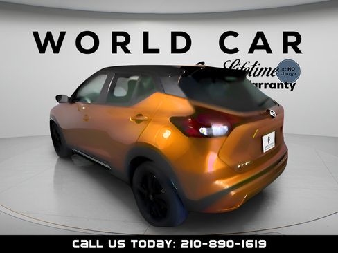 Used 2021 Nissan Kicks SR w/ SR Premium Package FWD image 5